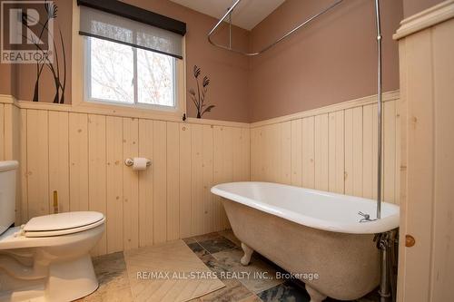 13 Janet Drive, Kawartha Lakes (Janetville), ON - Indoor Photo Showing Bathroom