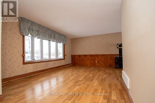 13 Janet Drive, Kawartha Lakes (Janetville), ON - Indoor Photo Showing Other Room