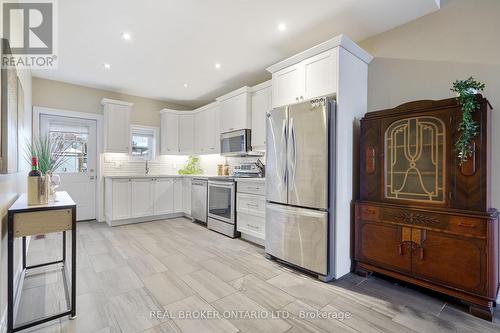 Kitchen - 232 Wellington Street N, Hamilton, ON - Indoor Photo Showing Kitchen With Upgraded Kitchen