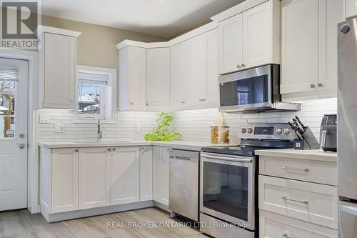 Kitchen - 232 Wellington Street N, Hamilton, ON - Indoor Photo Showing Kitchen
