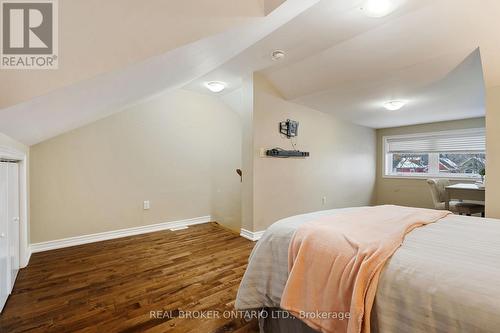 Bedroom - 232 Wellington Street N, Hamilton, ON - Indoor Photo Showing Bedroom