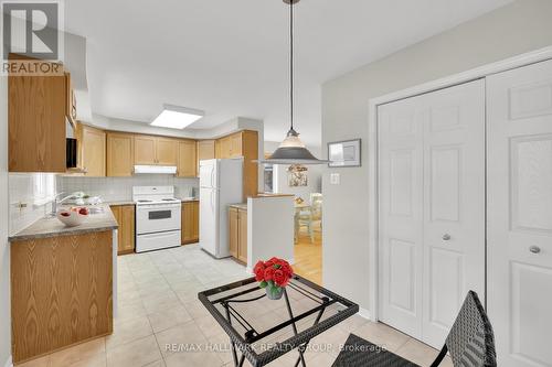 4 - 577 Reardon Private, Ottawa, ON - Indoor Photo Showing Kitchen