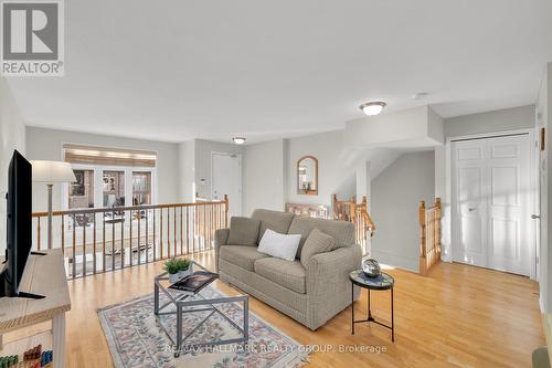 4 - 577 Reardon Private, Ottawa, ON - Indoor Photo Showing Living Room