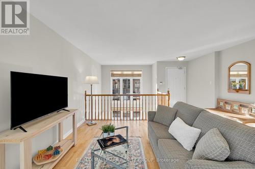 4 - 577 Reardon Private, Ottawa, ON - Indoor Photo Showing Living Room