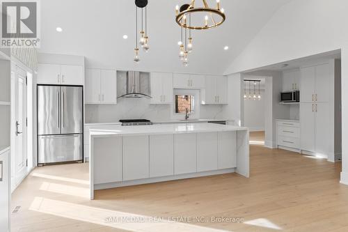 1882 Sherwood Forrest Circle, Mississauga, ON - Indoor Photo Showing Kitchen With Upgraded Kitchen