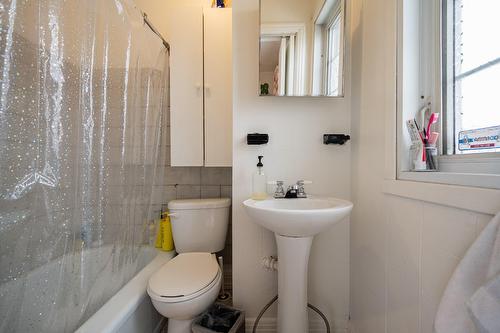 Salle de bains - 8527  - 8533 Rue St-Dominique, Montréal (Villeray/Saint-Michel/Parc-Extension), QC - Indoor Photo Showing Bathroom