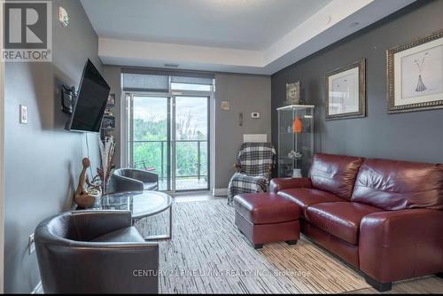 326 - 125 Shoreview Place, Hamilton, ON - Indoor Photo Showing Living Room