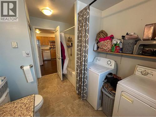 416 Sayward Avenue, Salmo, BC - Indoor Photo Showing Laundry Room