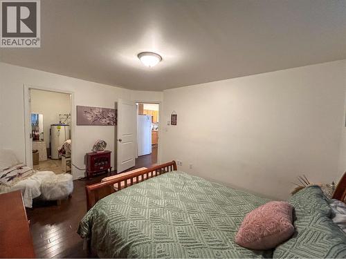 416 Sayward Avenue, Salmo, BC - Indoor Photo Showing Bedroom
