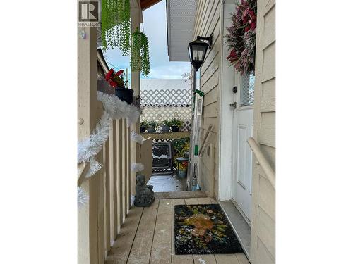 416 Sayward Avenue, Salmo, BC - Outdoor With Exterior