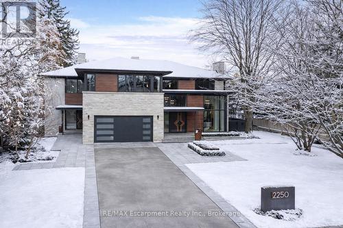 2250 Chancery Lane W, Oakville (Fd Ford), ON - Outdoor With Facade