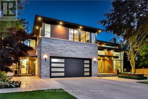 2250 Chancery Lane W, Oakville (Fd Ford), ON - Outdoor