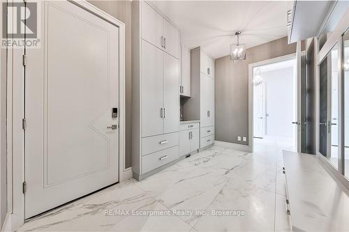 2250 Chancery Lane W, Oakville (Fd Ford), ON - Indoor Photo Showing Other Room