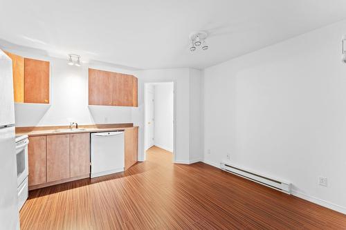 Garçonnière - 1576 Ch. St-Charles, Terrebonne (Lachenaie), QC - Indoor Photo Showing Kitchen