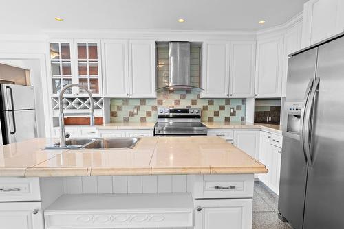 Cuisine - 1576 Ch. St-Charles, Terrebonne (Lachenaie), QC - Indoor Photo Showing Kitchen With Double Sink