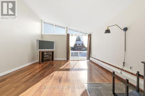 3 Newton Crescent, Deep River, ON - Indoor