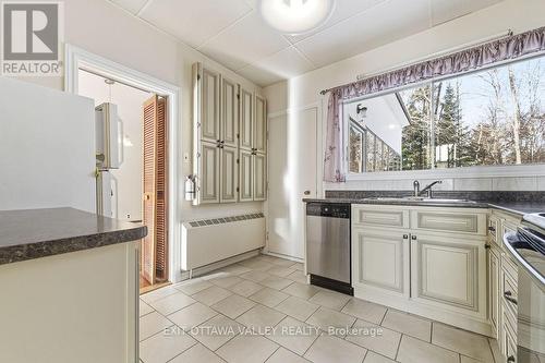 3 Newton Crescent, Deep River, ON - Indoor Photo Showing Kitchen