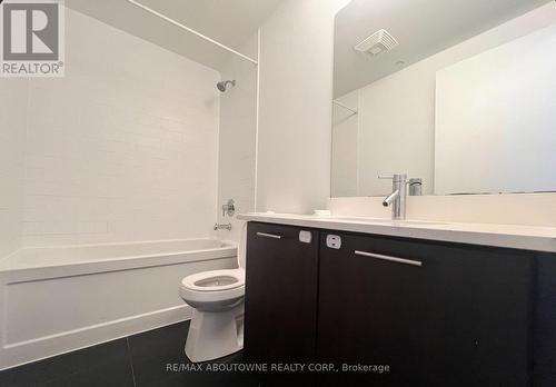 1110 - 20 Bruyeres Mews, Toronto, ON - Indoor Photo Showing Bathroom