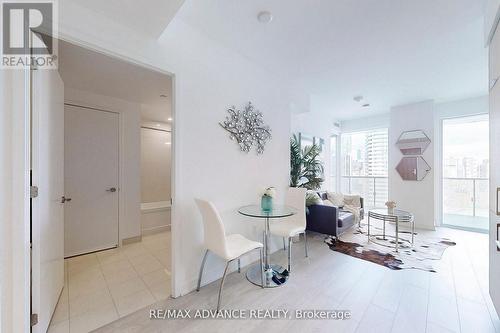 2508 - 15 Queens Quay E, Toronto, ON - Indoor