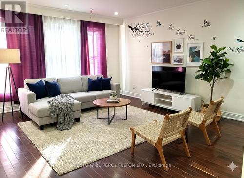 Main Floor - 182 Confederation Drive, Toronto, ON - Indoor Photo Showing Living Room