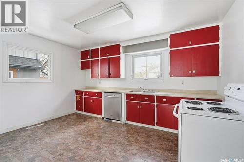 2410 Melrose Avenue, Saskatoon, SK - Indoor Photo Showing Kitchen With Double Sink