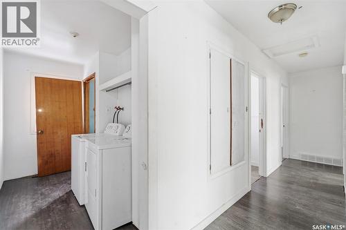 2410 Melrose Avenue, Saskatoon, SK - Indoor Photo Showing Laundry Room