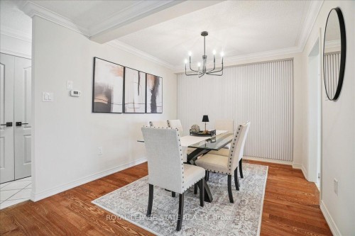 55 Edgewater Drive, Hamilton, ON - Indoor Photo Showing Dining Room