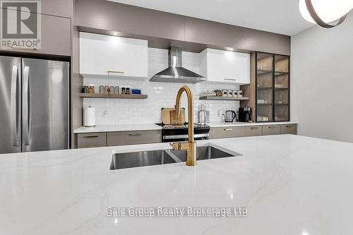 602 - 361 Quarter Town Line, Tillsonburg, ON - Indoor Photo Showing Kitchen With Double Sink With Upgraded Kitchen