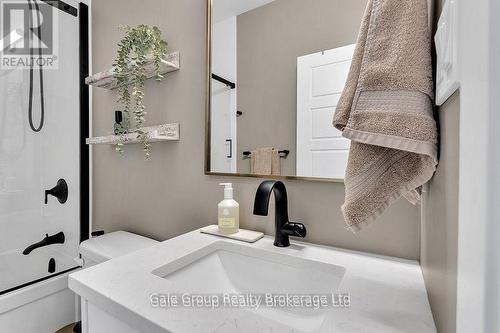 602 - 361 Quarter Town Line, Tillsonburg, ON - Indoor Photo Showing Bathroom
