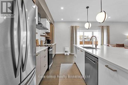 602 - 361 Quarter Town Line, Tillsonburg, ON - Indoor Photo Showing Kitchen With Double Sink With Upgraded Kitchen