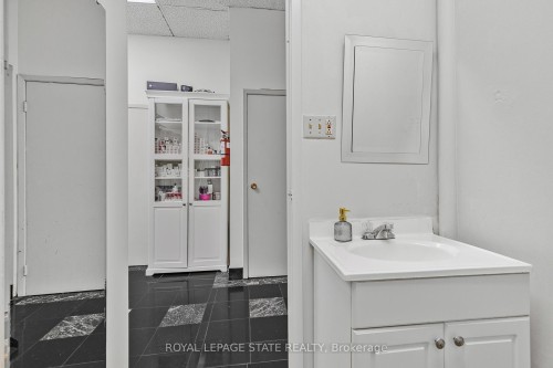 665 Plains Road E, Burlington, ON 