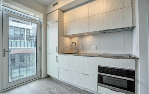 1010-20 Richardson Street, Toronto, ON - Indoor Photo Showing Kitchen
