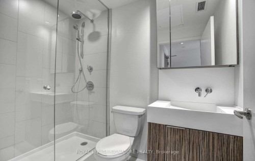 1010-20 Richardson Street, Toronto, ON - Indoor Photo Showing Bathroom