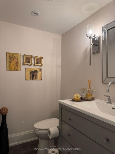 30 Chiswell Crescent, Toronto, ON - Indoor Photo Showing Bathroom