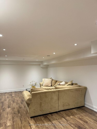 30 Chiswell Crescent, Toronto, ON - Indoor Photo Showing Other Room