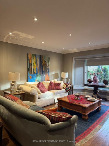 30 Chiswell Crescent, Toronto, ON - Indoor Photo Showing Living Room