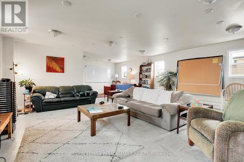26 Aylmer Avenue, Ottawa, ON - Indoor Photo Showing Living Room