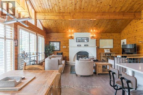 231 Front Street W, Kawartha Lakes (Bobcaygeon), ON - Indoor With Fireplace