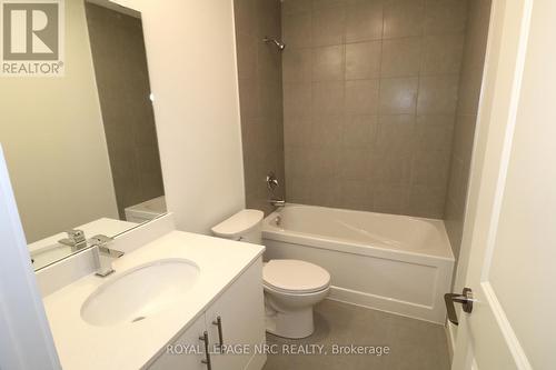 311 - 461 Green Road, Hamilton (Lakeshore), ON - Indoor Photo Showing Bathroom