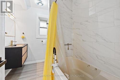 25 Masterson Drive, St. Catharines (Glendale/Glenridge), ON - Indoor Photo Showing Bathroom