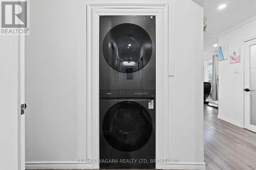 25 Masterson Drive, St. Catharines (Glendale/Glenridge), ON - Indoor Photo Showing Laundry Room
