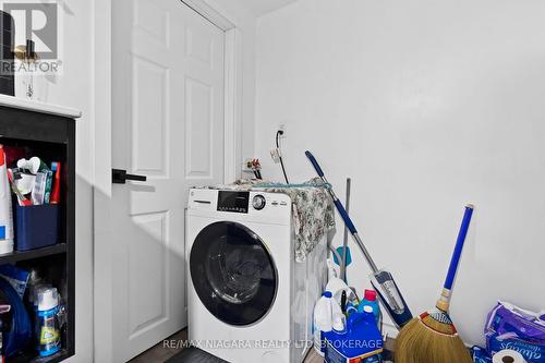 25 Masterson Drive, St. Catharines (Glendale/Glenridge), ON - Indoor Photo Showing Laundry Room