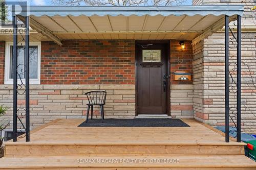 25 Masterson Drive, St. Catharines (Glendale/Glenridge), ON - Outdoor