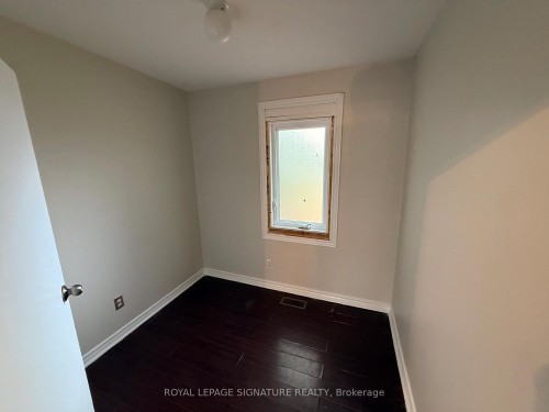 75 Old Mosley Street, Wasaga Beach, ON - Indoor Photo Showing Other Room