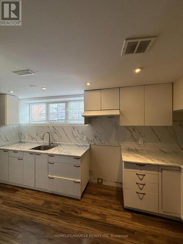 71 Seward Crescent, Ajax, ON - Indoor Photo Showing Kitchen