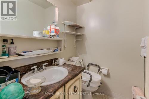 2pc washroom - 806 - 1135 Logan Avenue, Toronto, ON - Indoor Photo Showing Bathroom