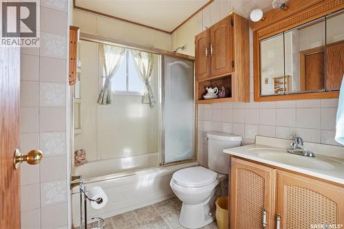23 John East Avenue, Saskatoon, SK - Indoor Photo Showing Bathroom