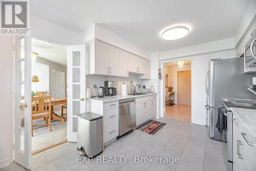 613 - 7825 Bayview Avenue, Markham, ON - Indoor Photo Showing Kitchen