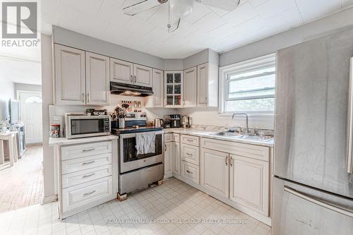 34/36 Centre Street, Essa, ON - Indoor Photo Showing Kitchen