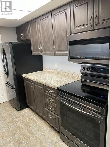 508 - 75 Ellen Street, Barrie, ON - Indoor Photo Showing Kitchen